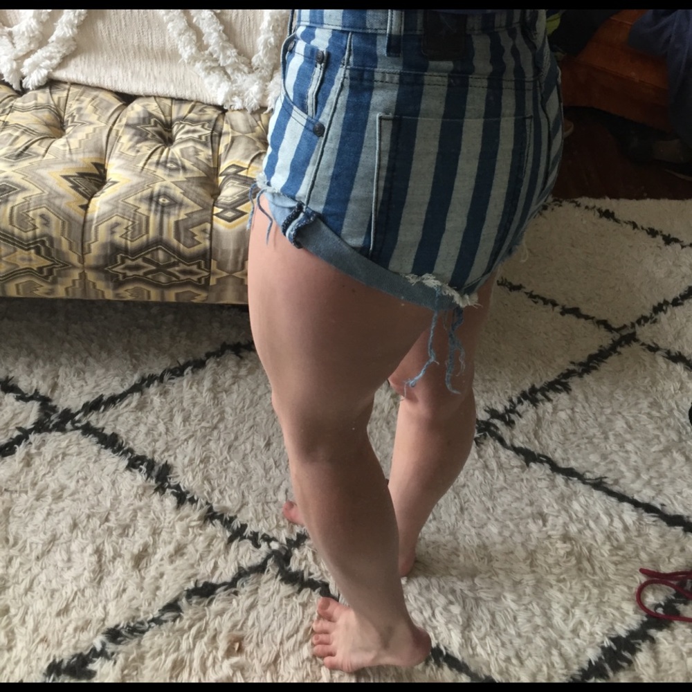 One Teaspoon stripes bandit shorts - Picture 5 of 5