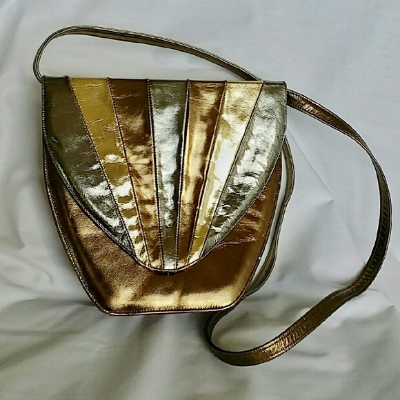 Vintage Handbags - 🚫SOLD🚫Vintage Shoulder/Crossbody Bag Vintage Handbags - 🚫SOLD🚫Vintage Shoulder/Crossbody Bag