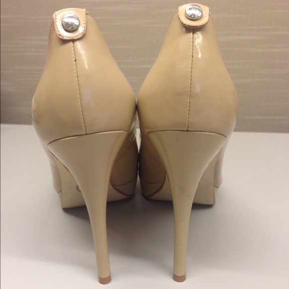 Michael Kors beige high heels pumps 9 1/2M - Picture 3 of 4