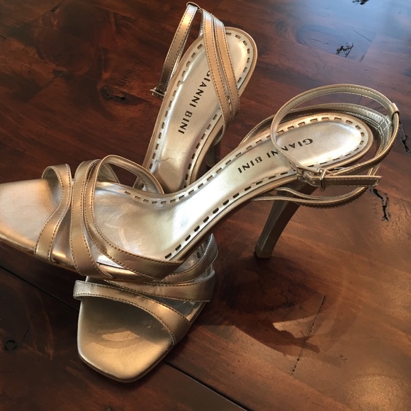 Gianni Bini strappy metallic heels - Picture 1 of 4