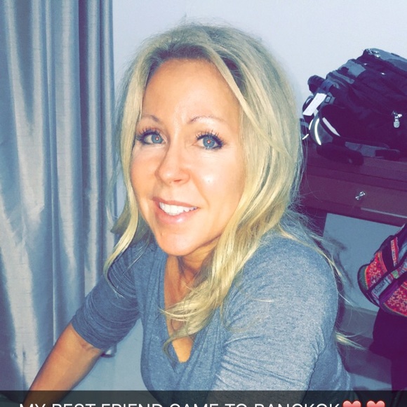 Meet your Posher, Julie - Picture 1 of 1