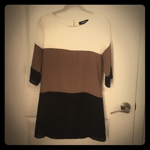 Color block shift dress