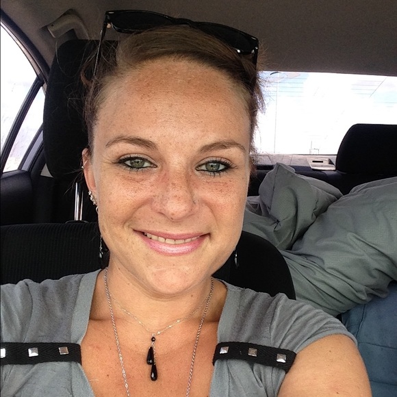 Meet your Posher, Kris😊💎🍀 - Picture 2 of 2