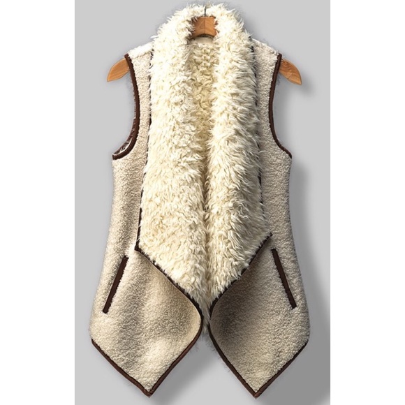 ❗️CLEARANCE❗️Shearling Fur Oversized Vest S M L - Picture 2 of 2