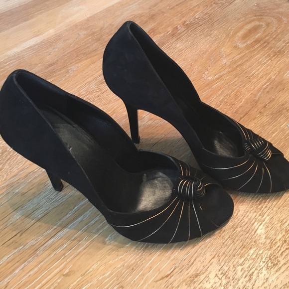 Gucci black suede peep toe pumps