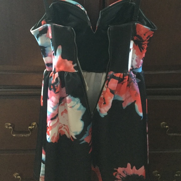 Flower dress - Picture 3 of 4