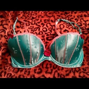 NEW VS Sexy Little Thing push up bra 36D