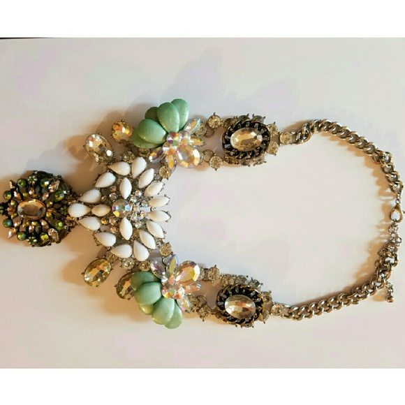 H&M Statement necklace
