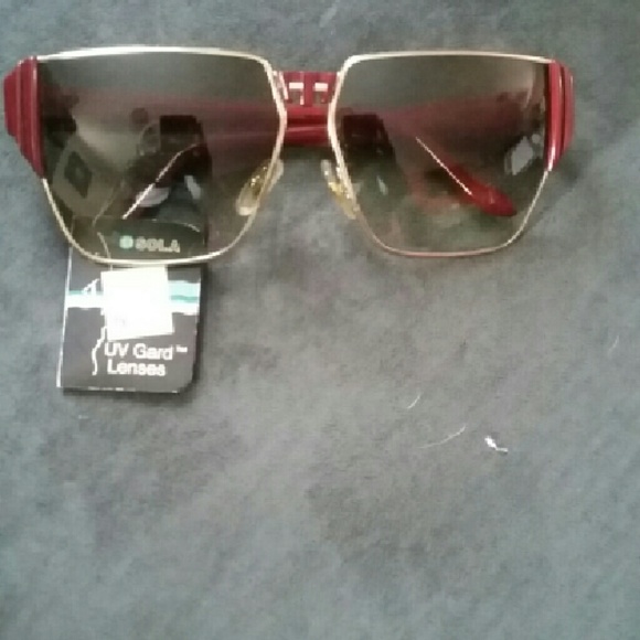 Vintage Sunglasses\' Revillion