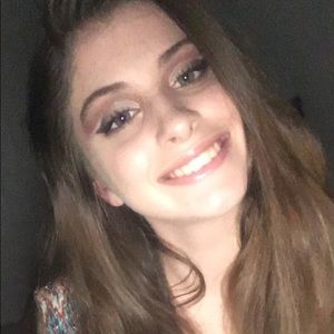 Meet your Posher, Katelyn