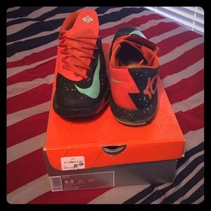 Kds size 9.5 men
