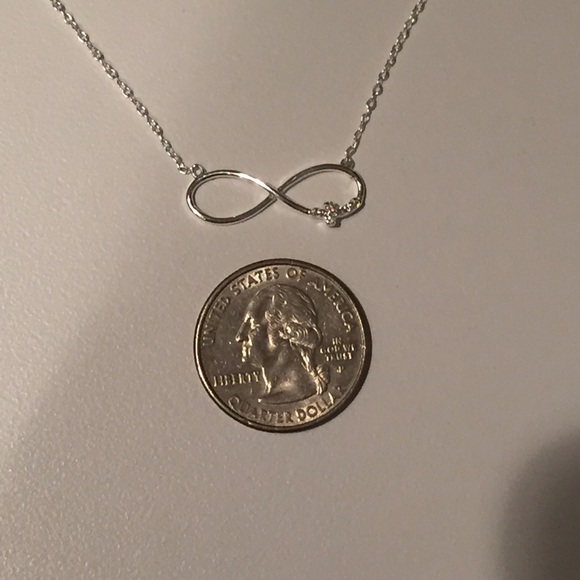 Infinity and cross necklace - Picture 4 of 4