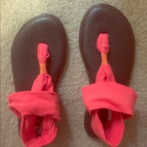Brand new coral sanuk yoga mat sandal size 8