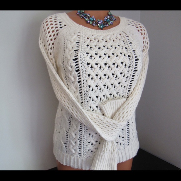 American Eagle Outfitters Tops - AEO CROCHET KNIT TOP WHITE CUTE PATTERN COMFY