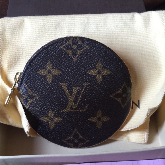 Louis Vuitton round coin purse...💥💥💥SOLD💥💥💥