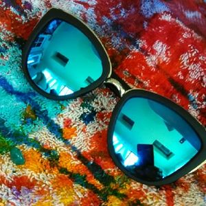 Brand new Quay sunglasses