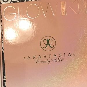 Anastasia Beverly Hills That Glow Kit