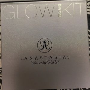 Anastasia Beverly Hills Gleam Kit