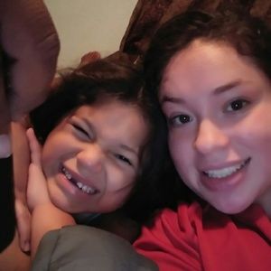 Meet your Posher, Yesenia