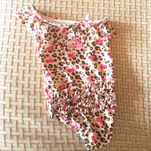 Girls swimsuit