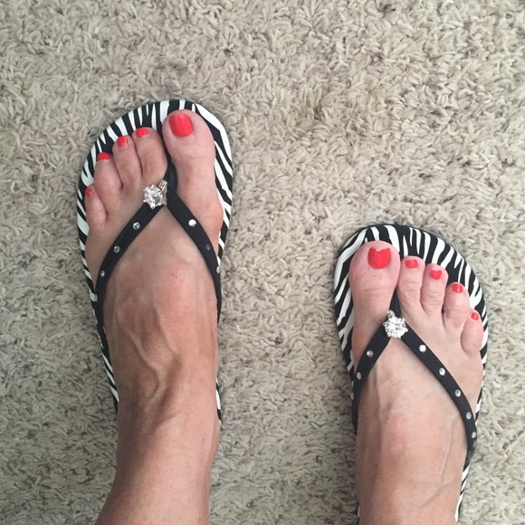 Fun flip flops - Picture 1 of 4