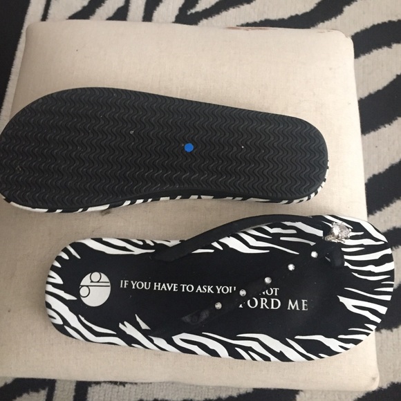 Fun flip flops - Picture 4 of 4