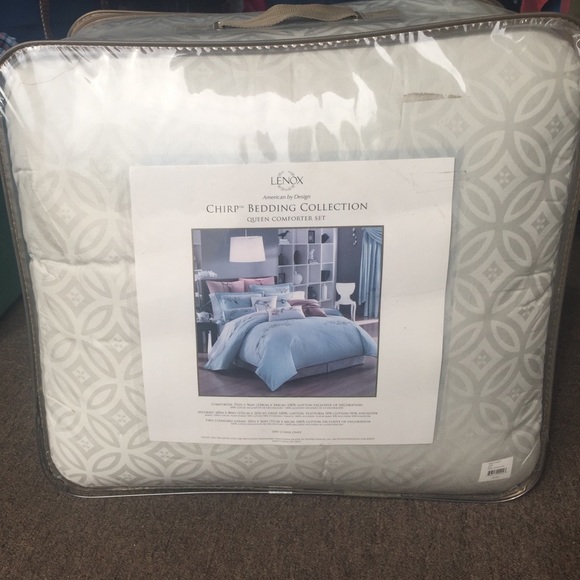 Queen comforter set - Picture 2 of 2