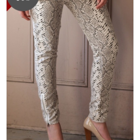 Wild Bleu faux snakeskin pants. NWT