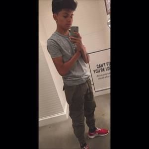 Meet your Posher, Eduardo