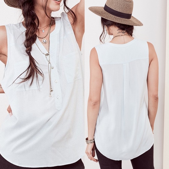 ‼️SOLD OUT‼️Sleeveless Two Pocket Henley Top - Picture 3 of 3