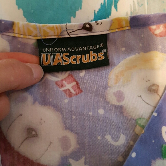 Scrub top - Picture 2 of 3