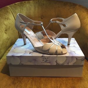 Mimosa T-Straps in Ivory ✨✨✨