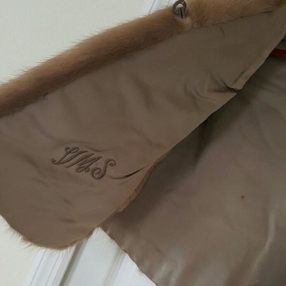Mink Stole (real). - Picture 2 of 4