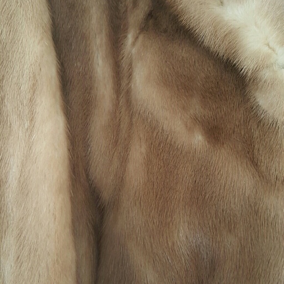 Mink Stole (real). - Picture 3 of 4
