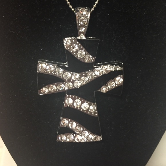 Cross pendant
