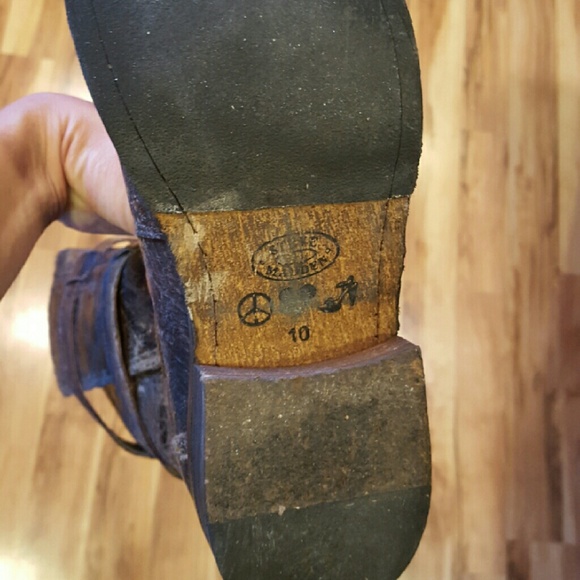 Steve Madden Buck boots - Picture 3 of 4