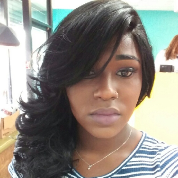 Meet your Posher, Ayana - Picture 1 of 1