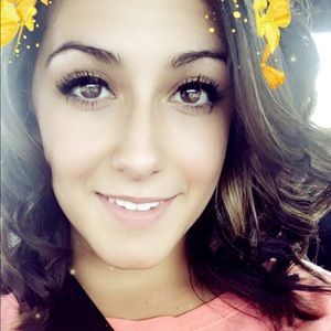 Meet your Posher, Nicole