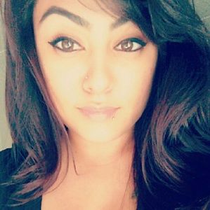 Meet your Posher, Jasmin
