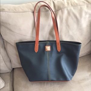 new w/o tags Donney & Burke bag