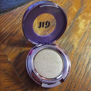 Brand new! Urban decay eye shadow!