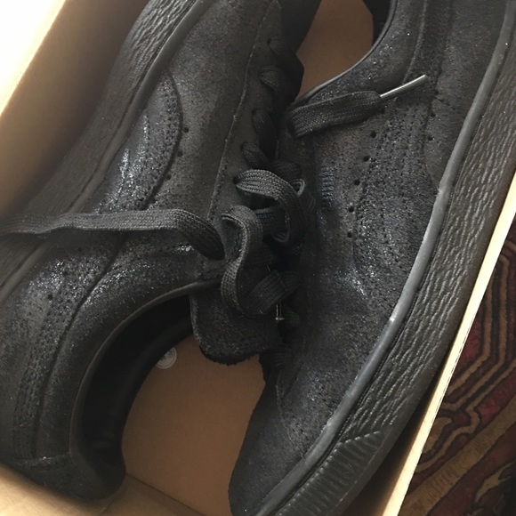 Black & Gray puma suede