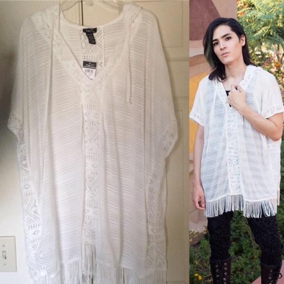 Rue21 Sweaters - 🌴White Vneck hood fringe top loose fit swim cover Rue21 Sweaters - 🌴White Vneck hood fringe top loose fit swim cover