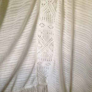 Rue21 Sweaters - 🌴White Vneck hood fringe top loose fit swim cover Rue21 Sweaters - 🌴White Vneck hood fringe top loose fit swim cover