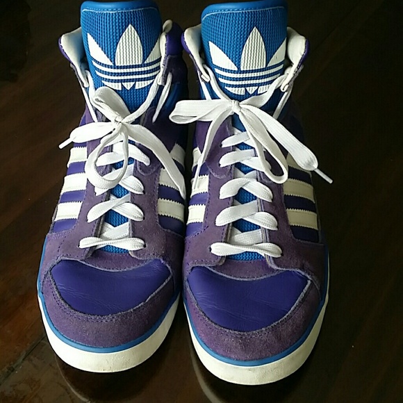Addidas vintage shoes! Unisex!