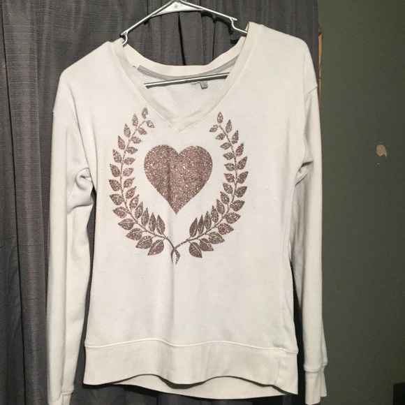 White pullover - Picture 2 of 2