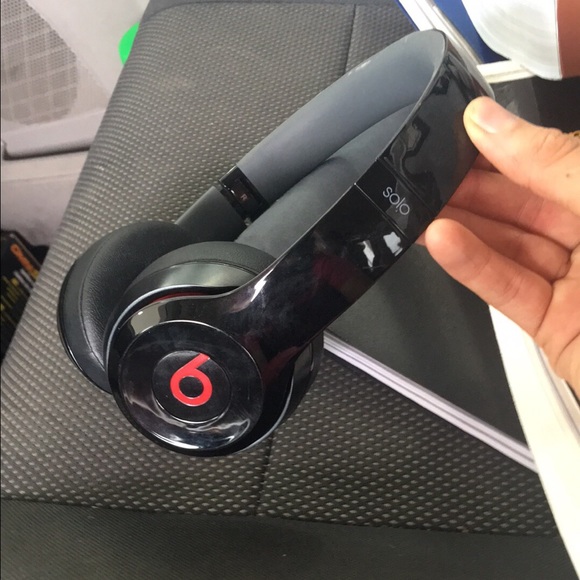 BEATS HEADPHONES - Picture 2 of 2