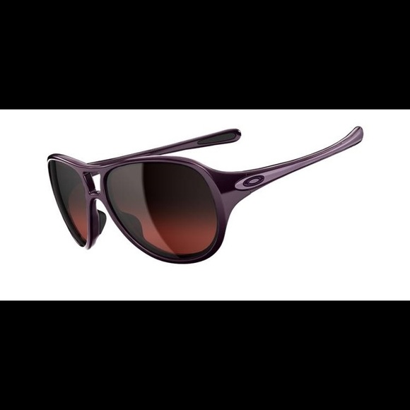 Oakley Twentysix.2 OO 9177-04
Dark Plum