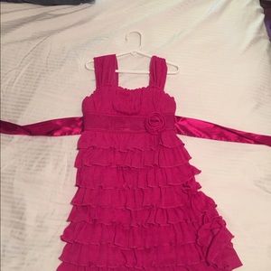 Pink ruffled dress size 7
