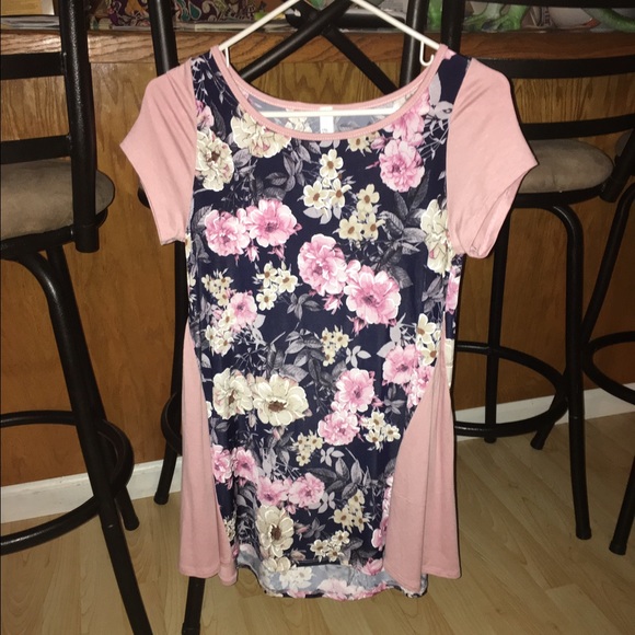 Dressy shirt - Picture 1 of 1
